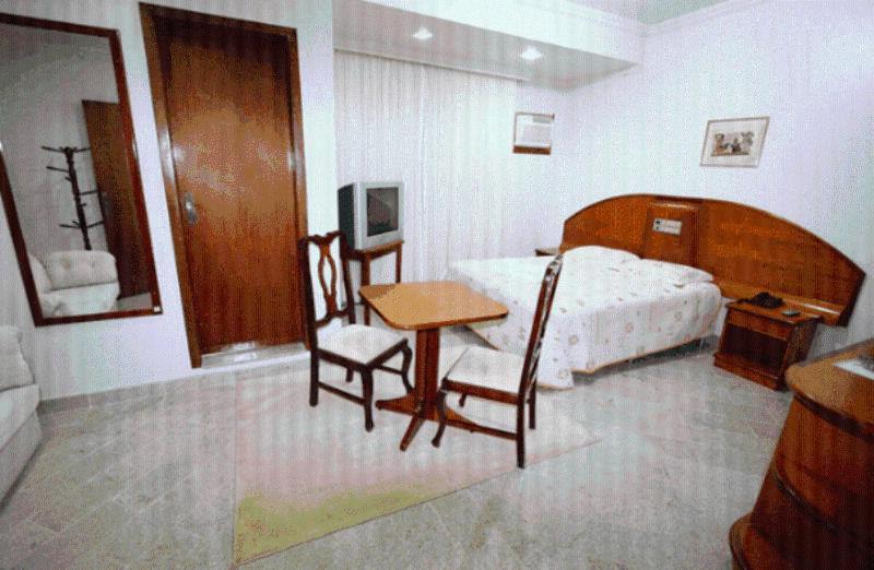 Cristal Executive Hotel Francisco Beltrao Bilik gambar