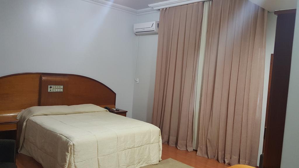 Cristal Executive Hotel Francisco Beltrao Bilik gambar